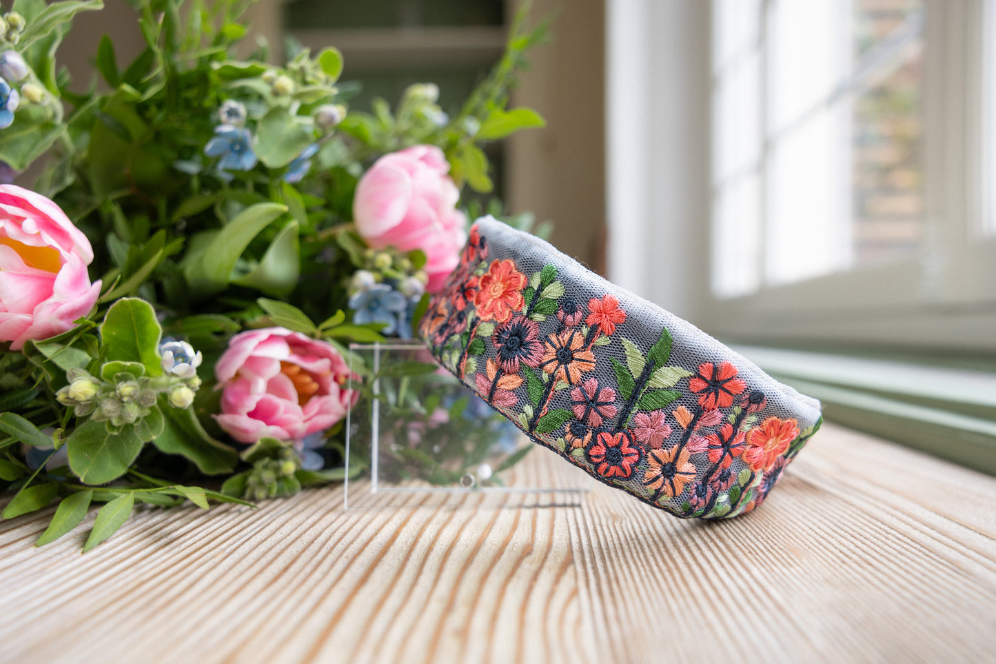 Serre-tête Mary Jane – Tulle brodé rose et vert | Accessoire cheveux bohème