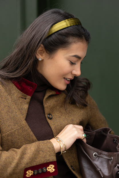 Serre-tête Olivia – Serre-tête en satin vert olive, style preppy chic