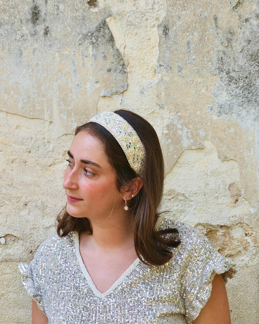 Serre-tête Deva – Élégance perlée et raffinement couture