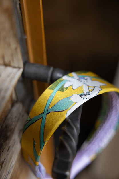 Serre-tête Iris plat – Soie jaune et lavande | Accessoire cheveux élégant